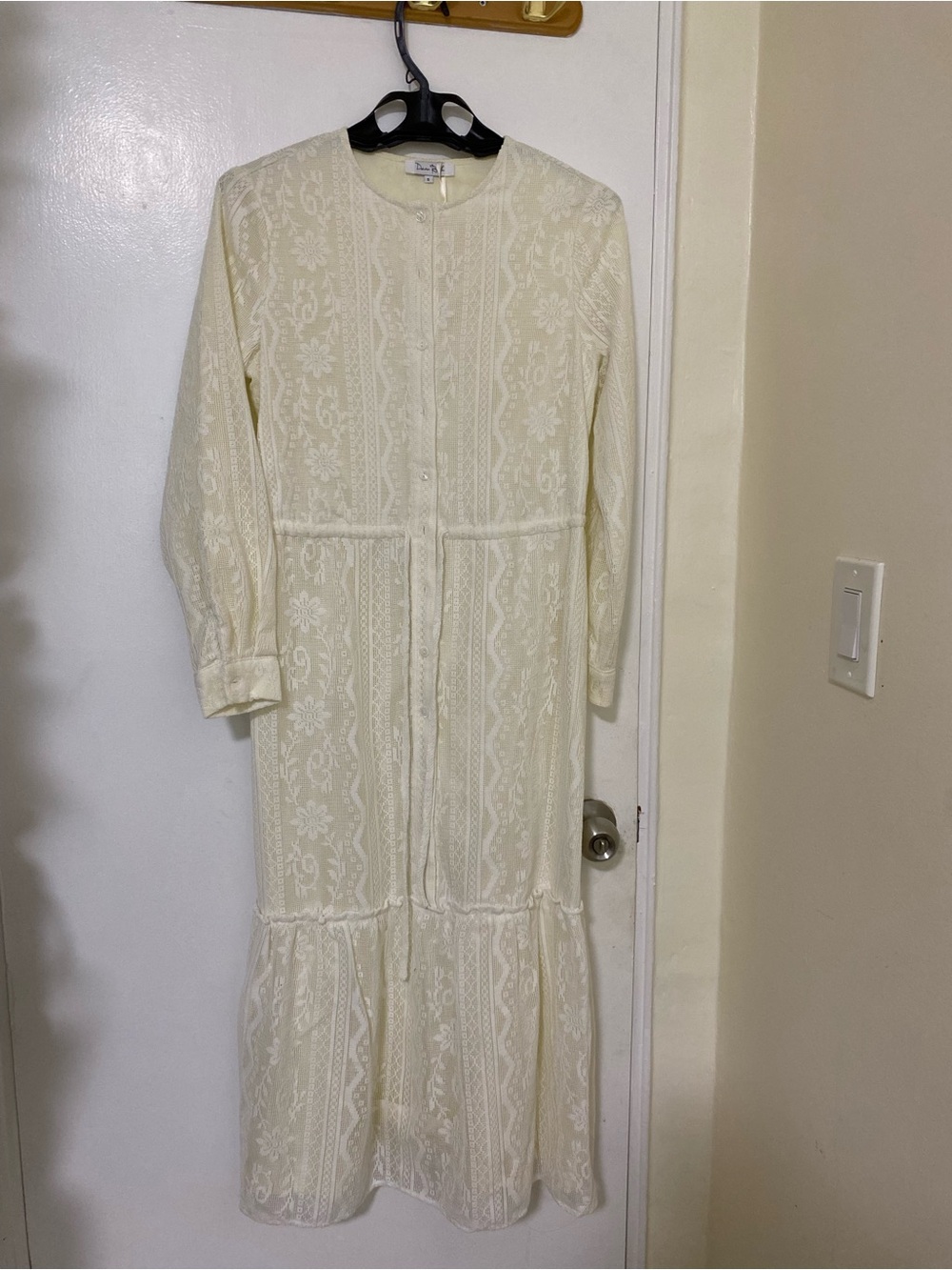Donna Bella Cream Lace Button-Front Sleep Top - Small